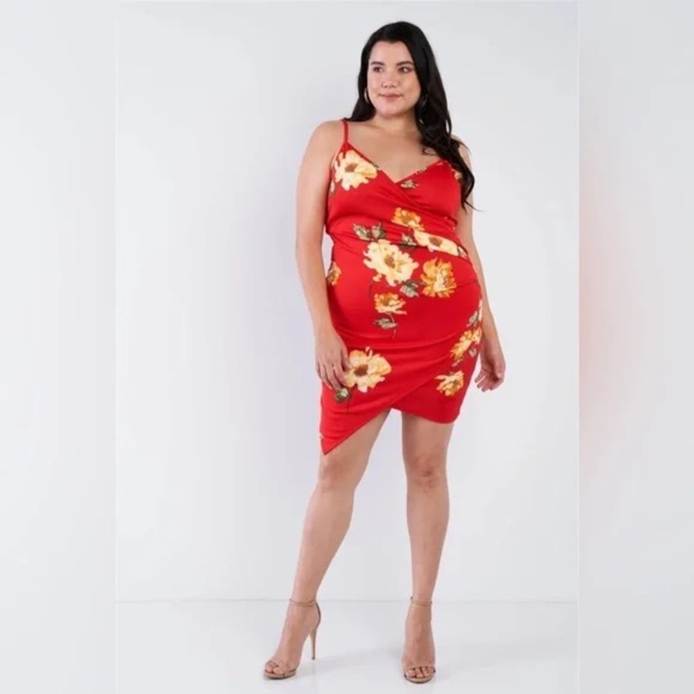 BLUE LEOPARD | Plus Size Floral Print V-Neck Cinched Mini Dress - Picture 8 of 8